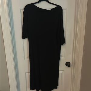 Carly Jean Los Angeles Black Dolman Sleeve Midi Dress